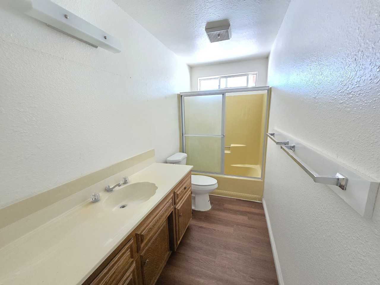 440 Cheyenne Cir - Photo 6 of 11