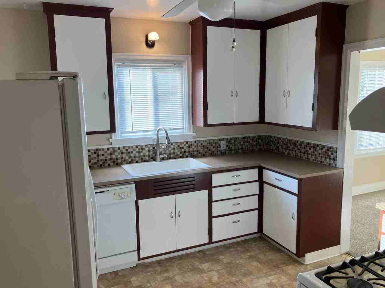 1710 Norway St Ne - Photo 5 of 27