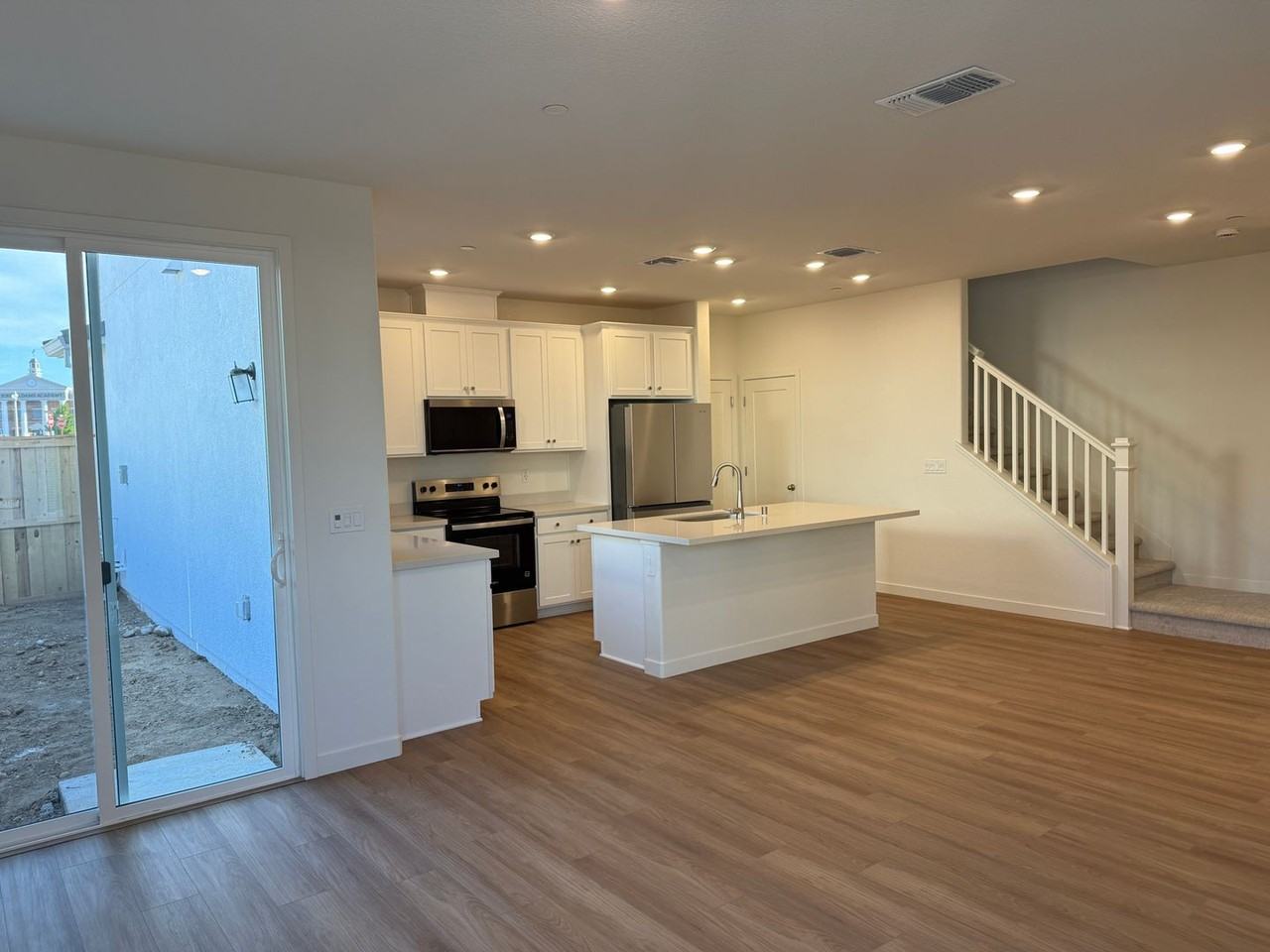 2914 Skyward Ln - Photo 4 of 19