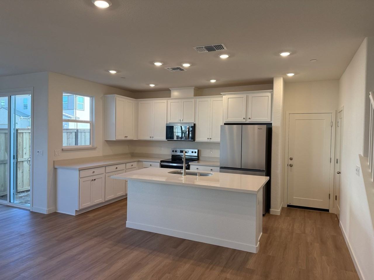 2914 Skyward Ln - Photo 5 of 19