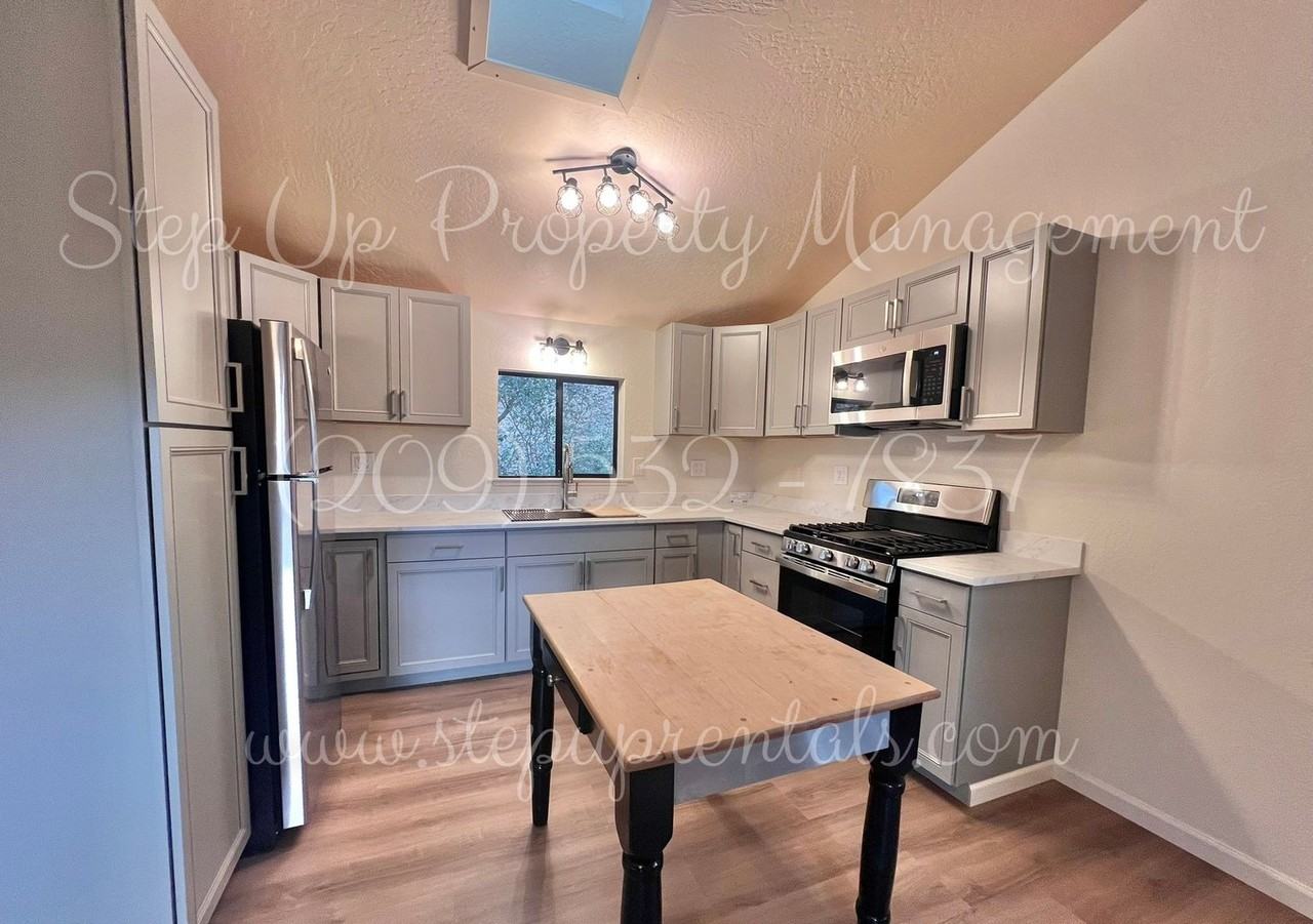 19399 Mira Monte Rd - Photo 7 of 13