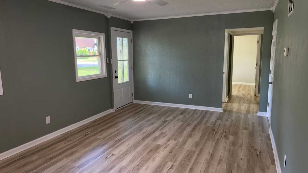 942 N 26th St - Photo 2 of 14