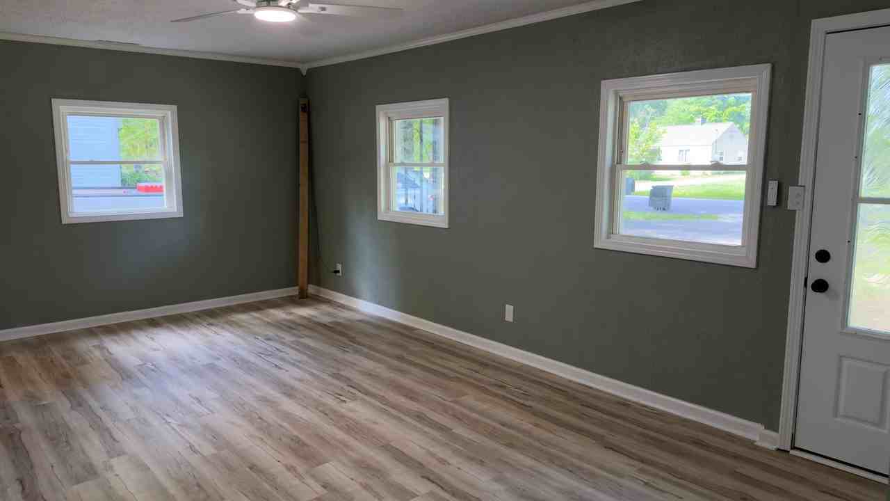 942 N 26th St - Photo 3 of 14