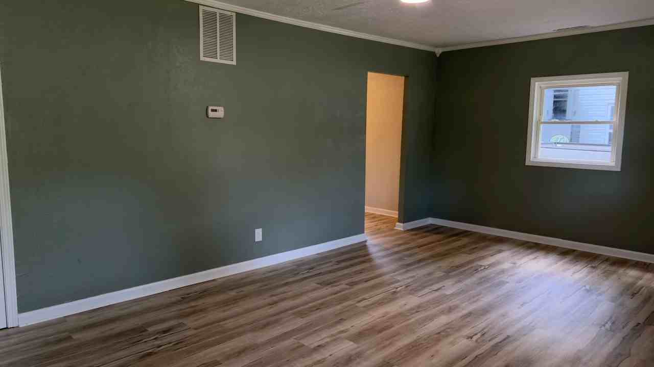 942 N 26th St - Photo 4 of 14