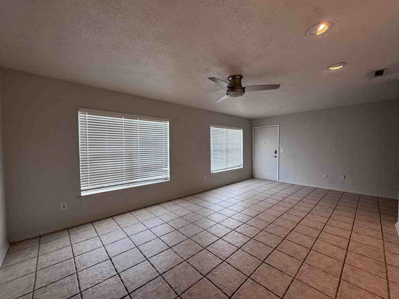 5343 Hansel Ave Apt F4 - Photo 6 of 50