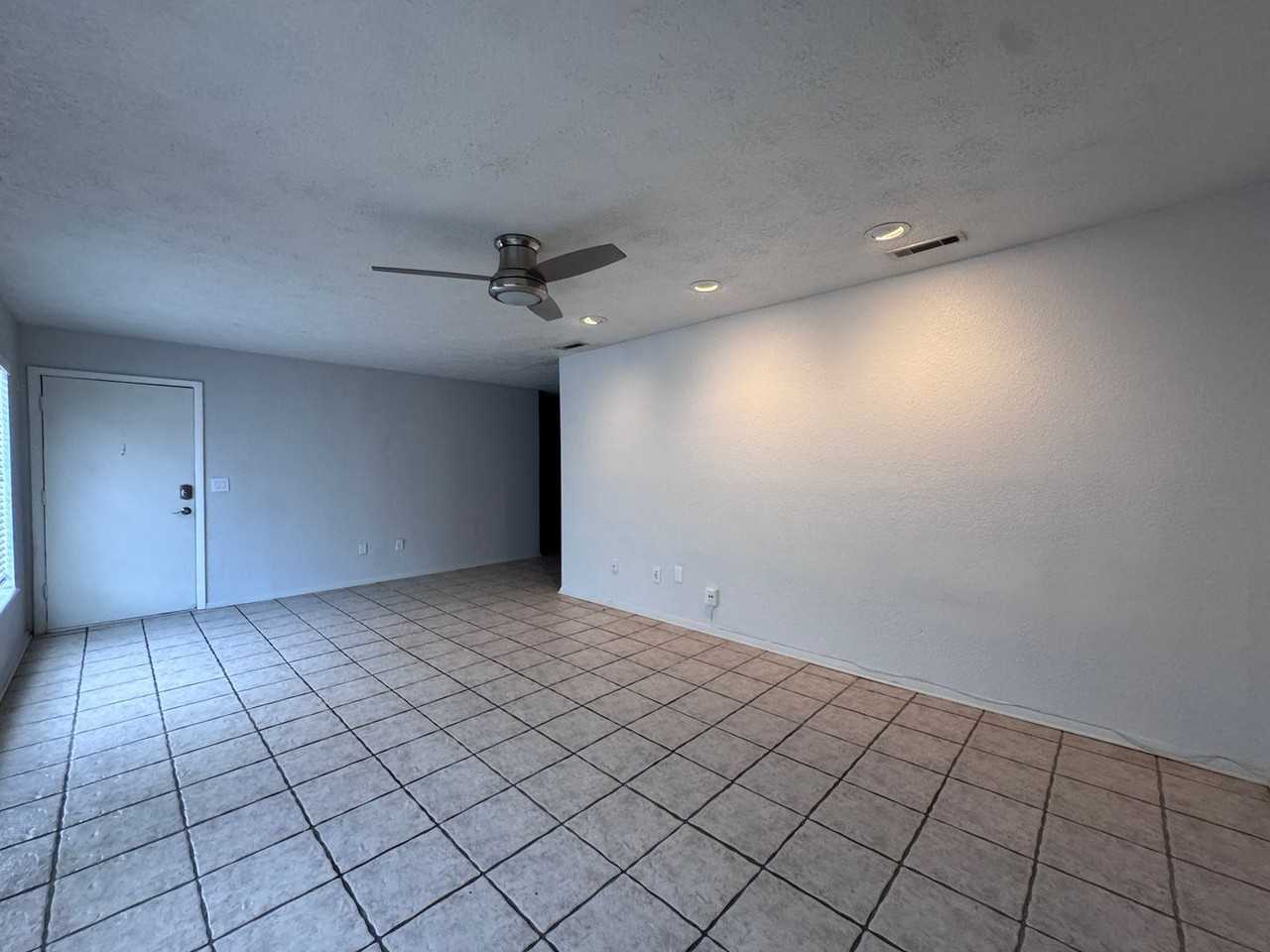 5343 Hansel Ave Apt F4 - Photo 7 of 50