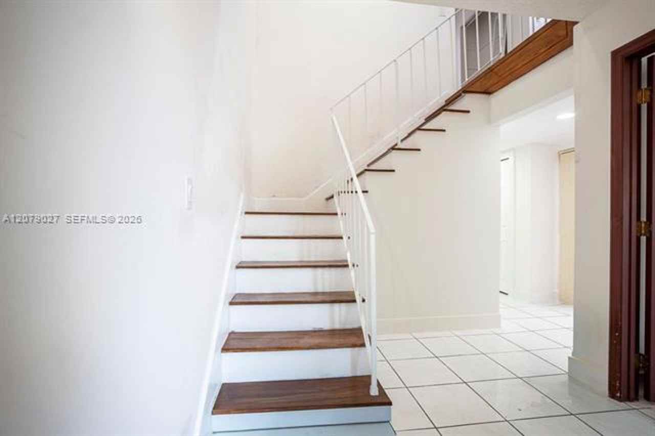 14295 14295 Kendale Lakes Cir th 14295 - Photo 4 of 26