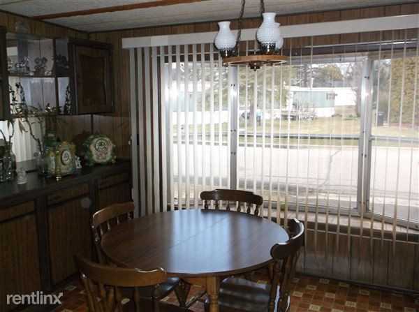 1527 Huron Ct - Photo 3 of 10