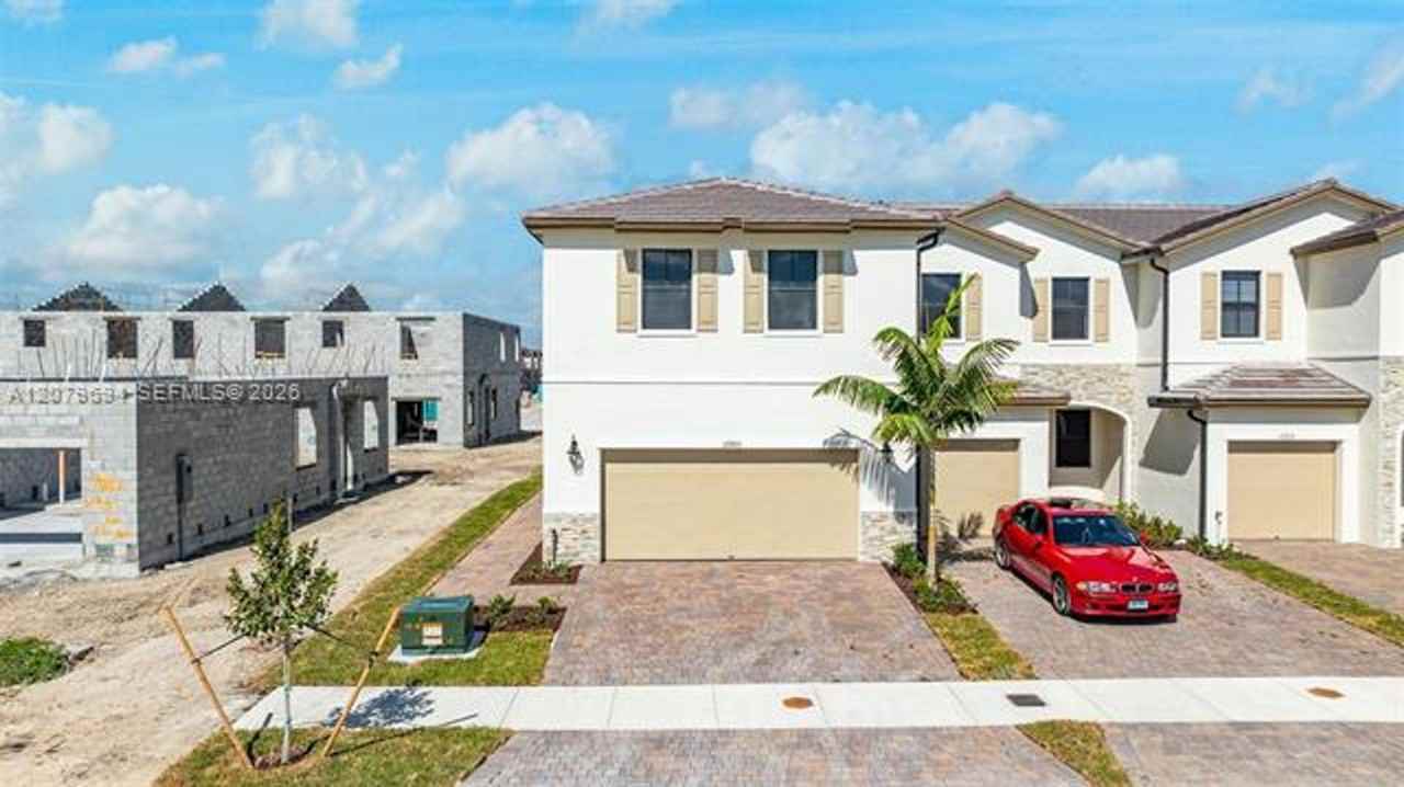 12923 12923 SW 231st Ter th 12923 - Photo 3 of 22