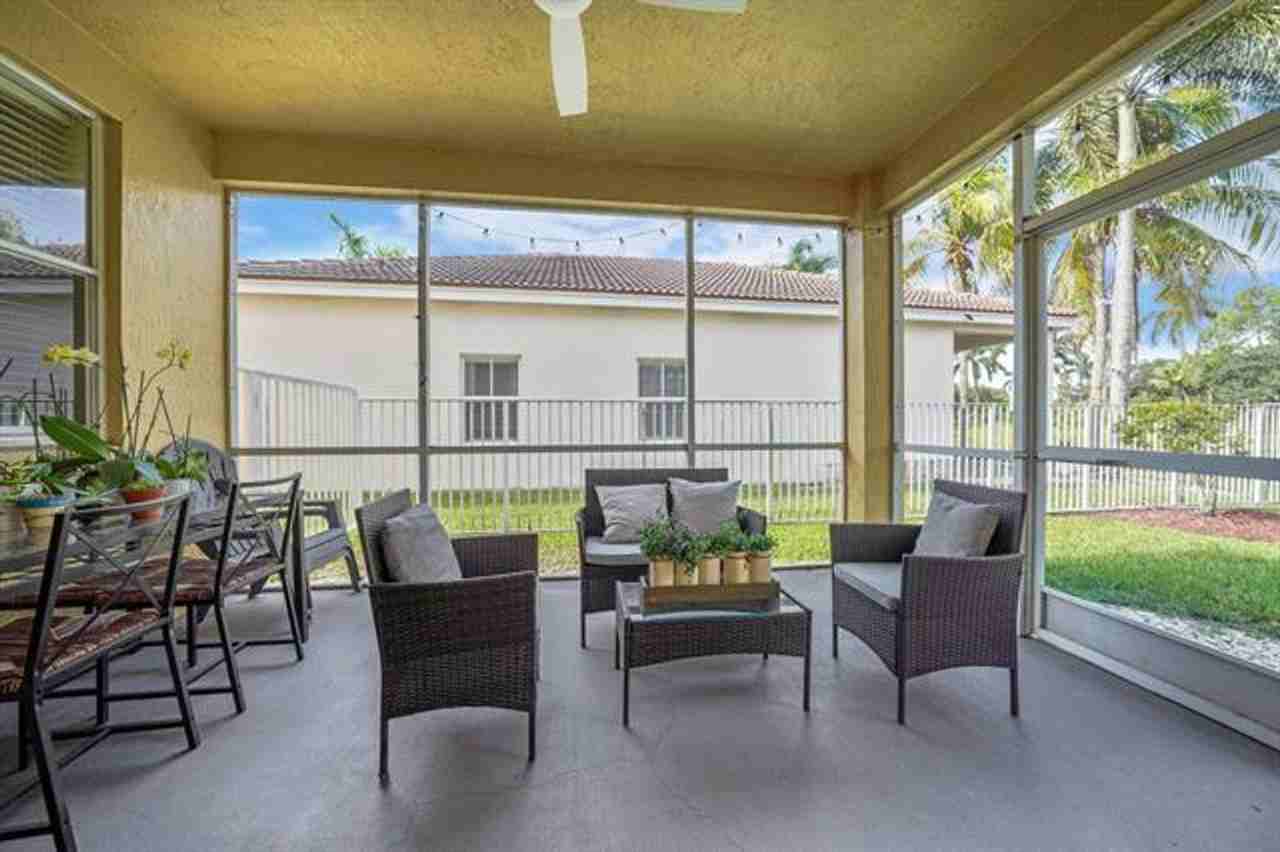 1457 Banyan Way #1457 - Photo 5 of 40