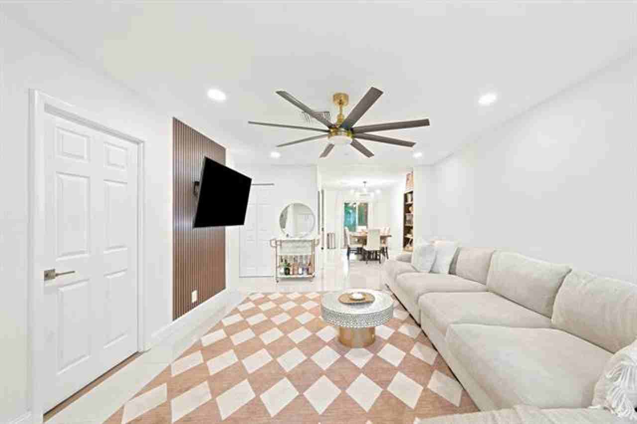 8026 Sw 20th Ct #8026 - Photo 2 of 17