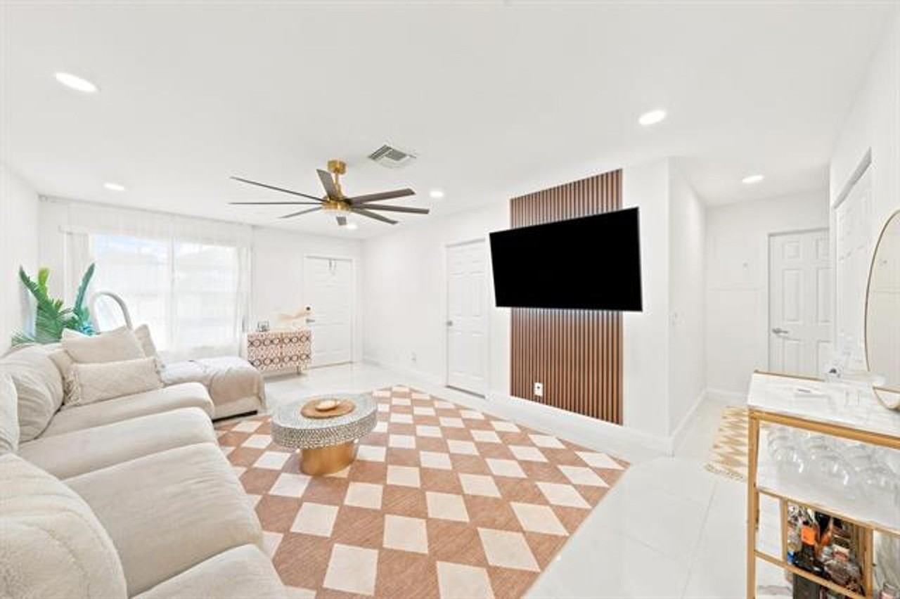 8026 Sw 20th Ct #8026 - Photo 3 of 17