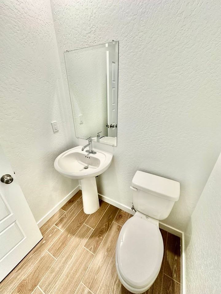 878 Fruitwood Ave - Photo 5 of 37