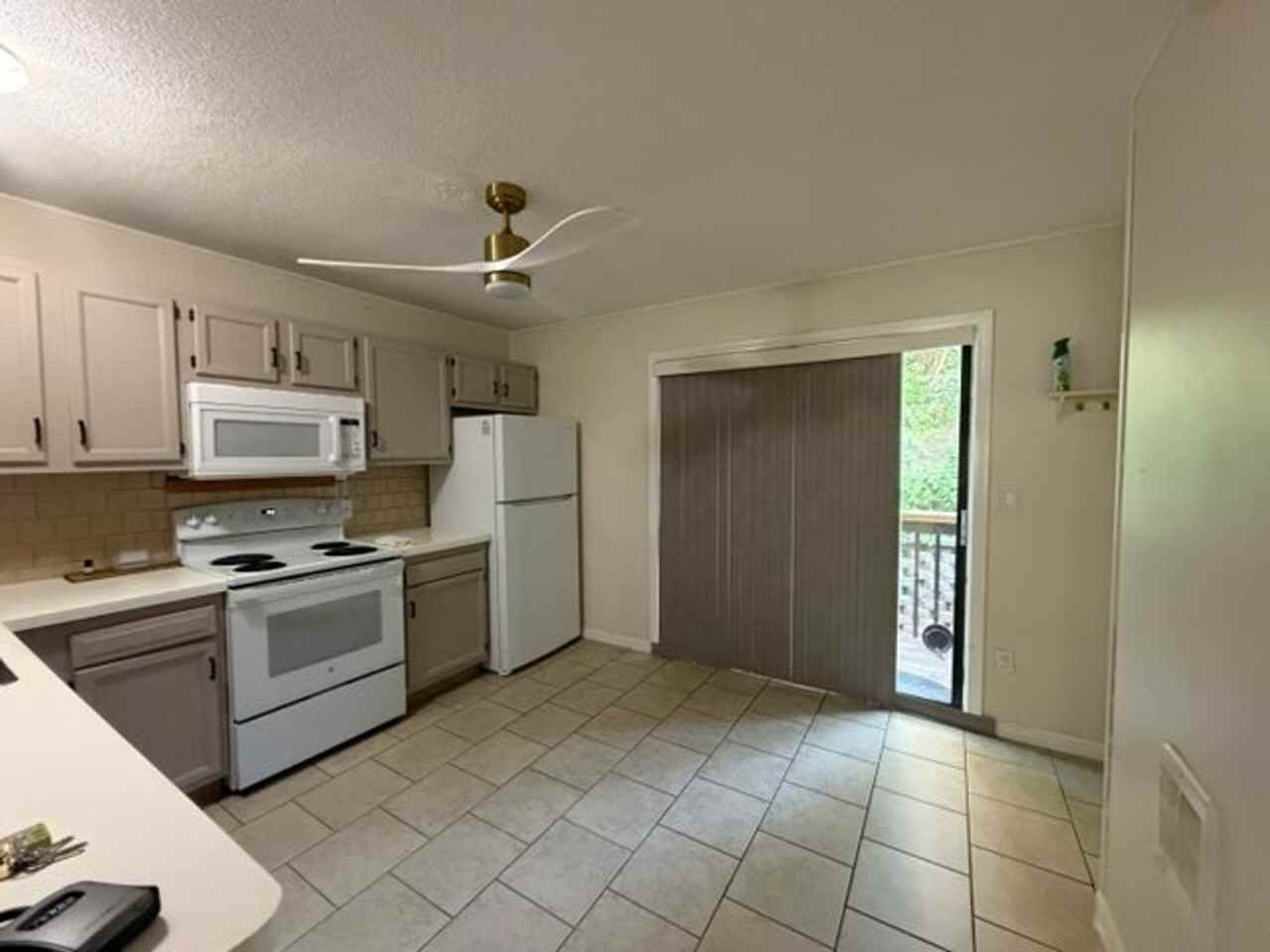 181 Hicks St - Photo 3 of 16
