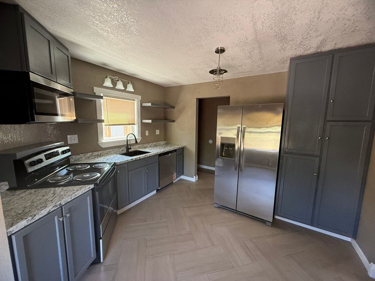 4354 Greensprings Dr - Photo 3 of 12