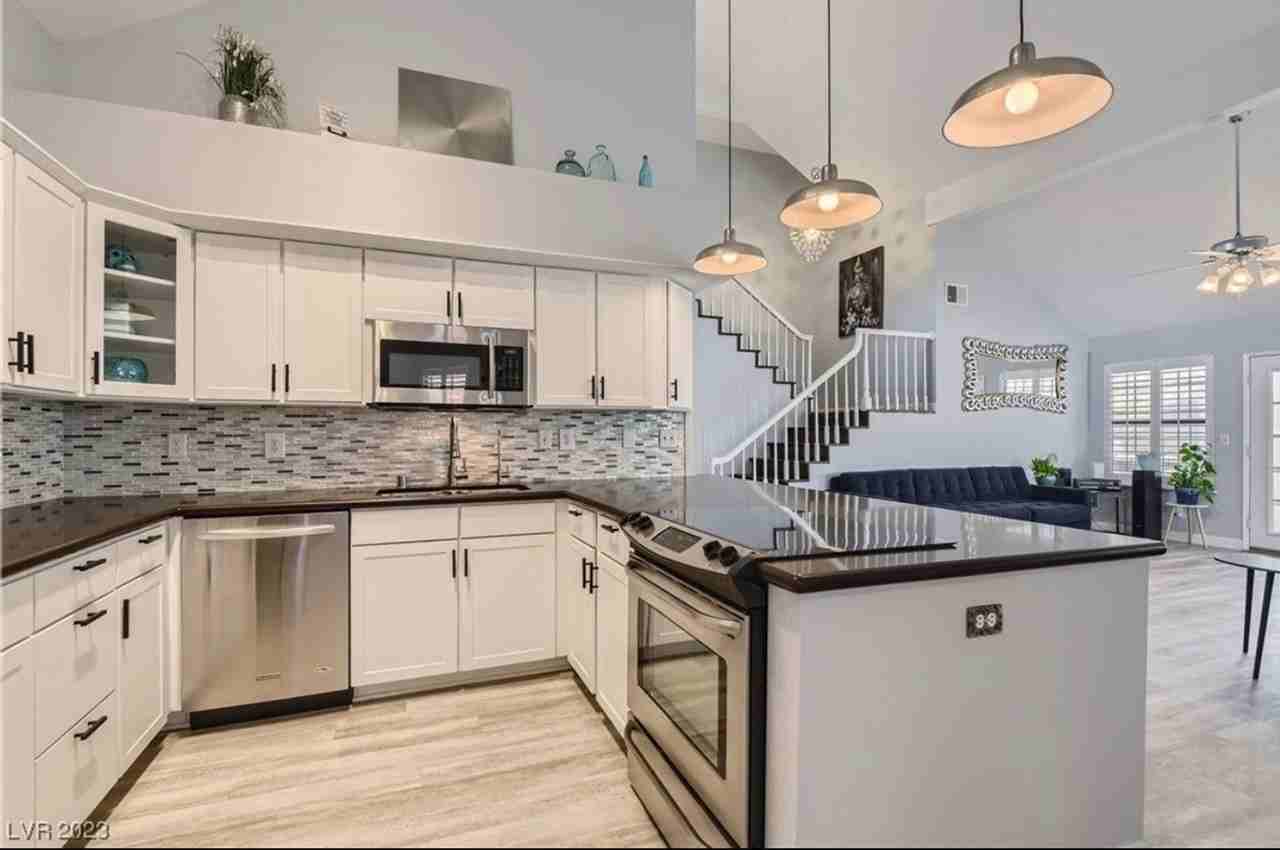 5704 Avenida Tampico - Photo 7 of 29