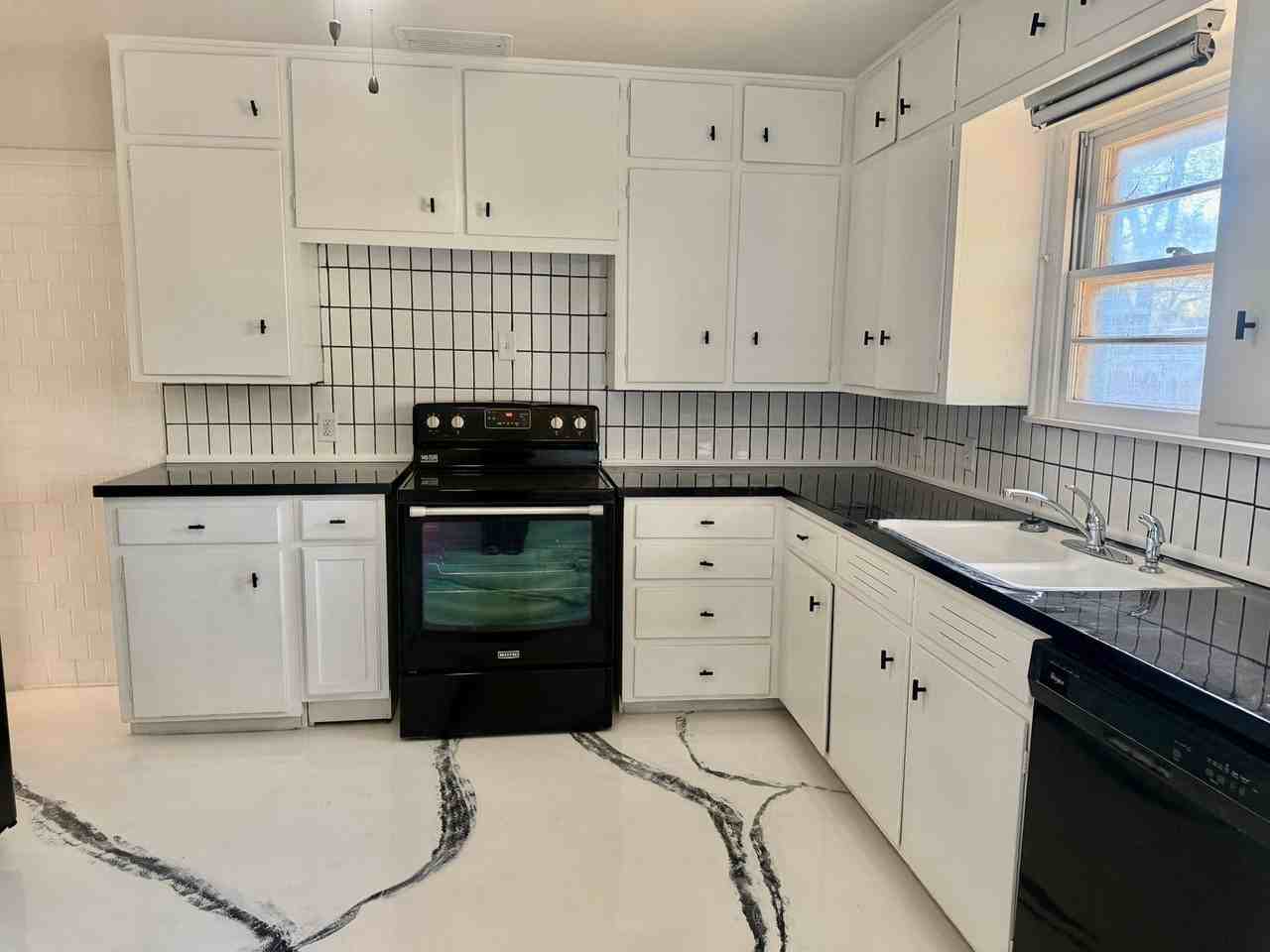 3003 37th St - Photo 7 of 28