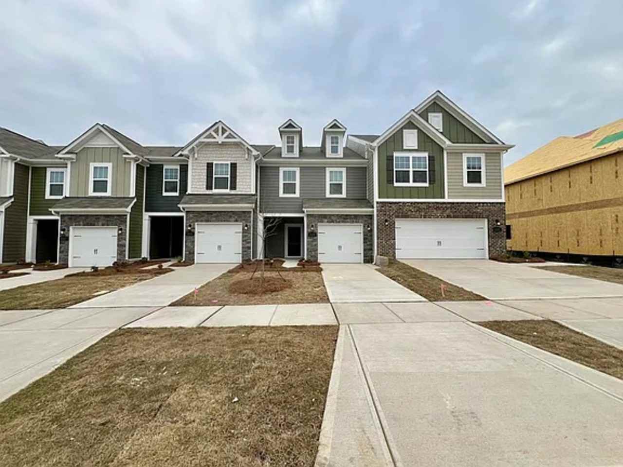 3546 Secrest Lndg - Photo 4 of 49