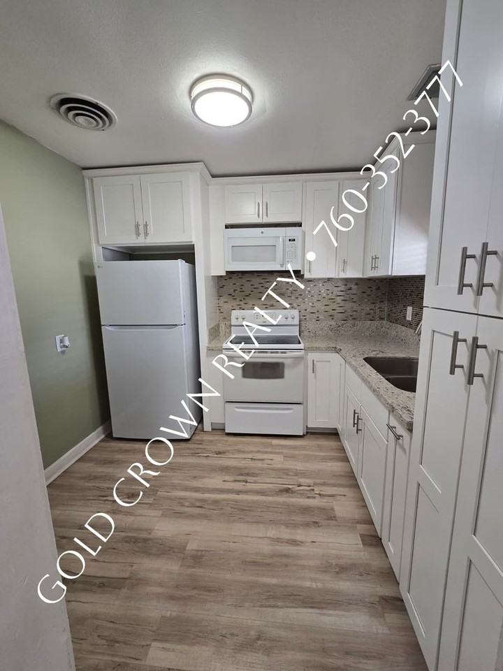 630 Palm Ave - Photo 3 of 12