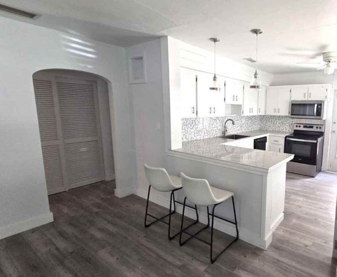 2539 Cleveland St - Photo 2 of 17