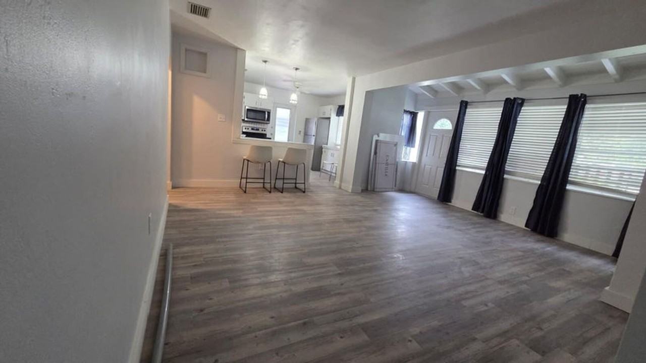 2539 Cleveland St - Photo 6 of 17