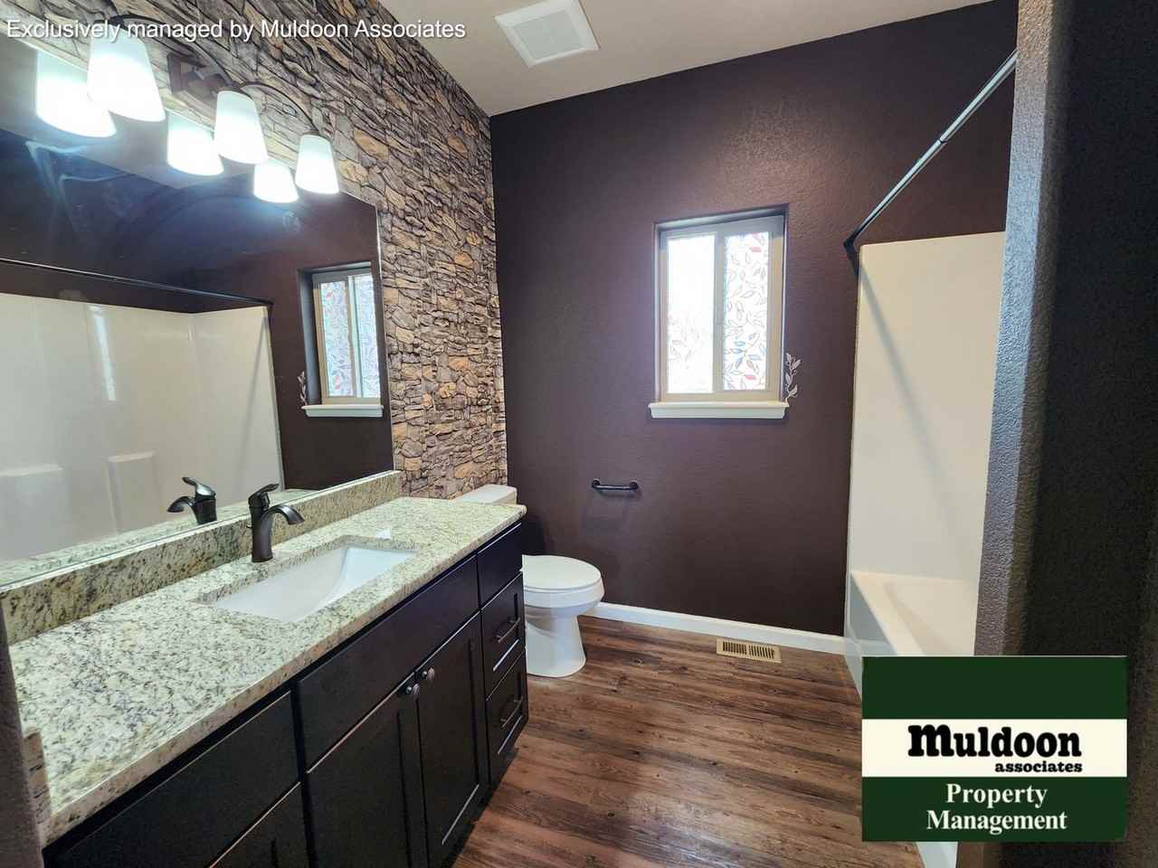 326 E Longmont Dr - Photo 4 of 19
