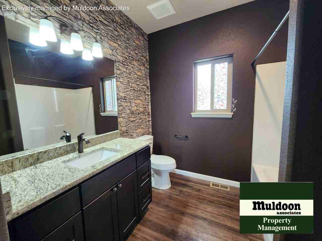326 E Longmont Dr - Photo 5 of 19