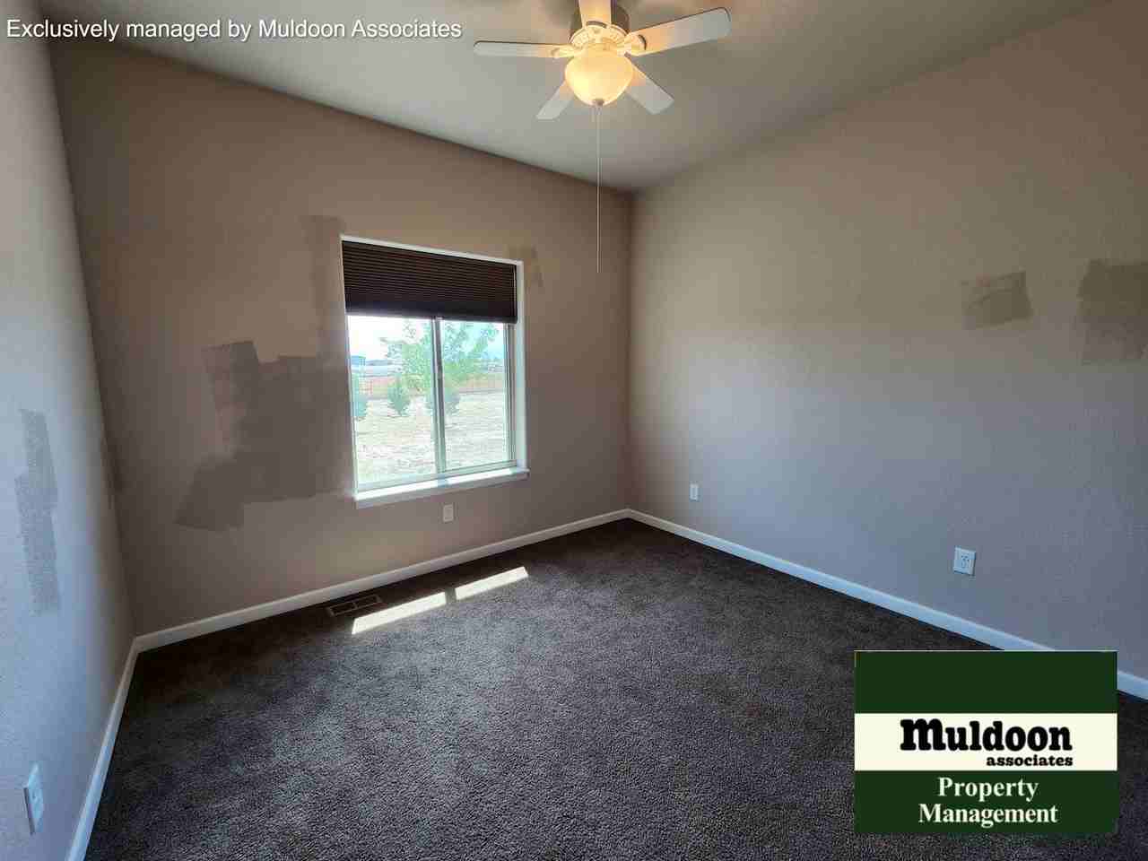 326 E Longmont Dr - Photo 6 of 19