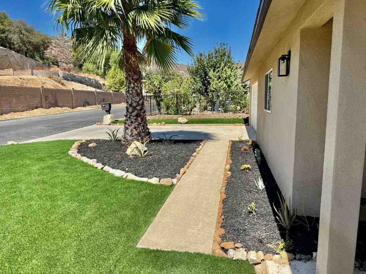 15178 Darnell Dr - Photo 3 of 30