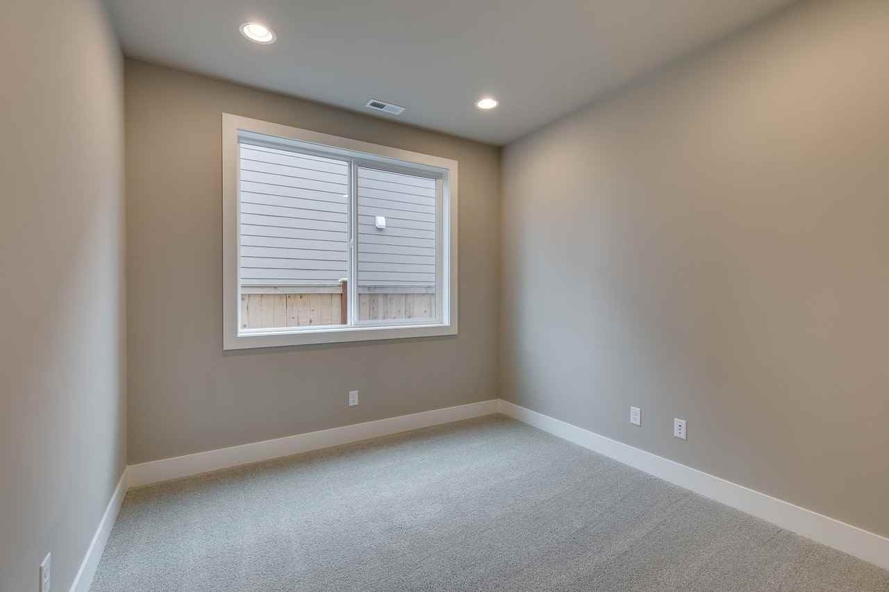 10284 133rd Ct Ne - Photo 7 of 29