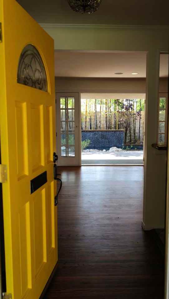 920 N Clinton St - Photo 3 of 50