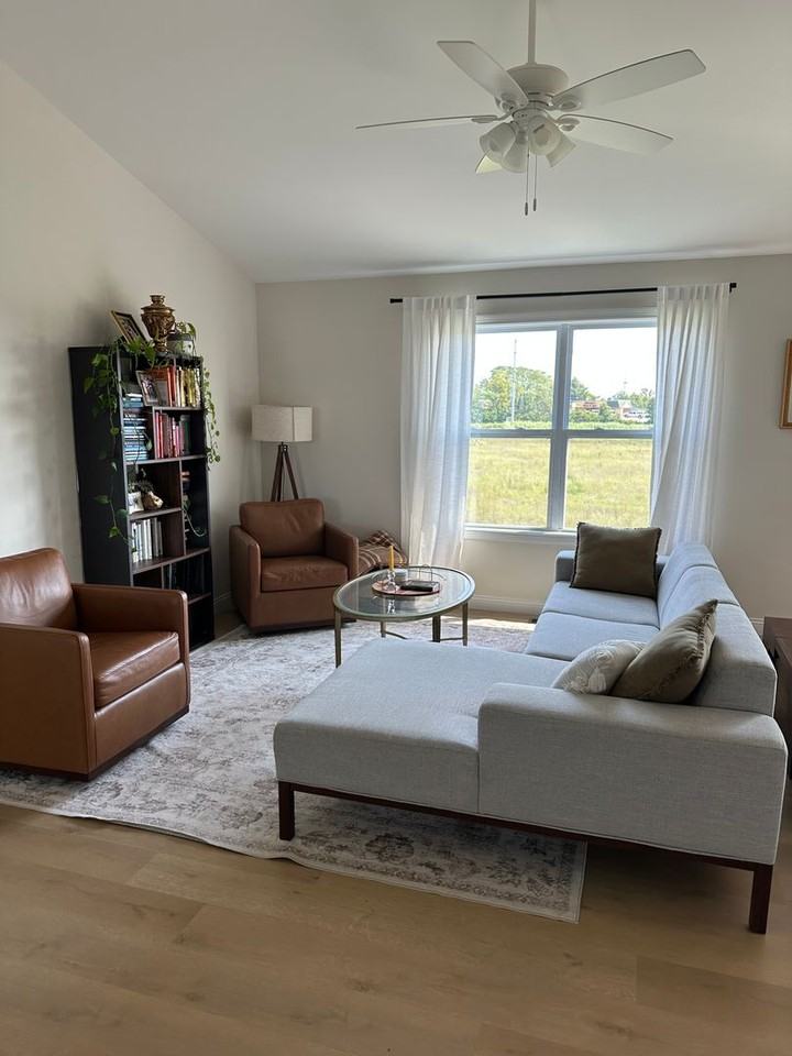 108 Churchill Dr - Photo 4 of 27