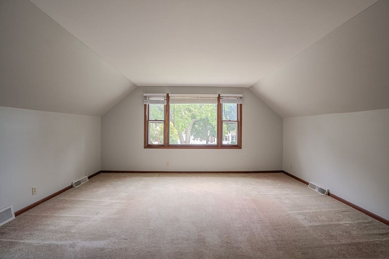 1619 N 72nd St - Photo 3 of 12