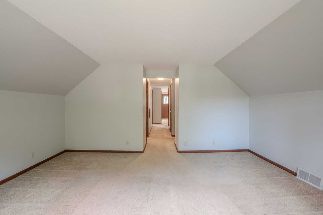 1619 N 72nd St - Photo 4 of 12