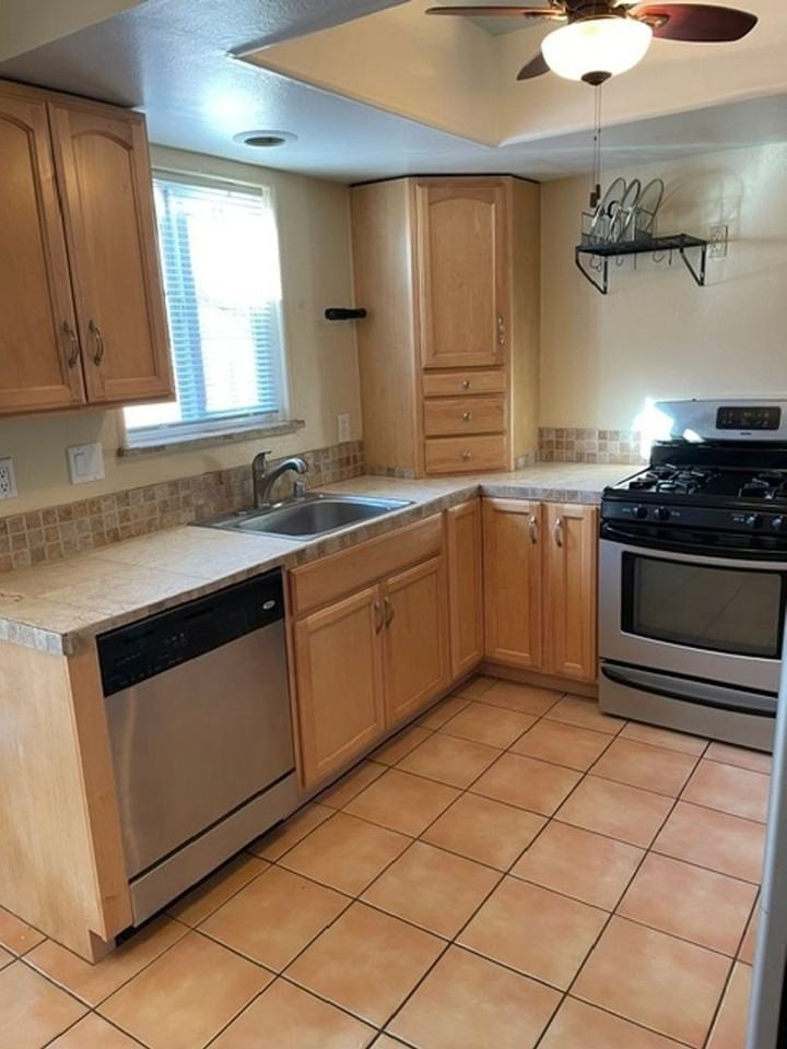 3260 Louraine St - Photo 6 of 21