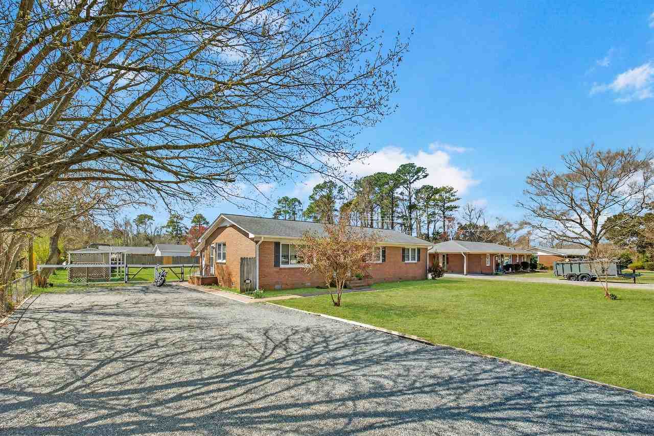 118 Jamaica Dr - Photo 2 of 41