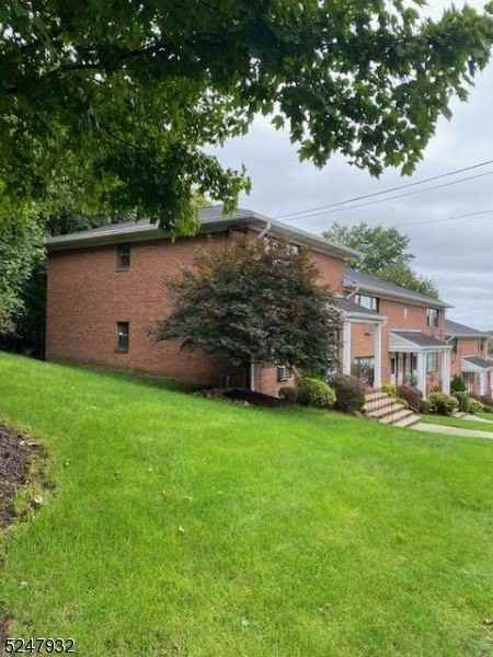 2 Colonial Dr #J - Photo 2 of 18