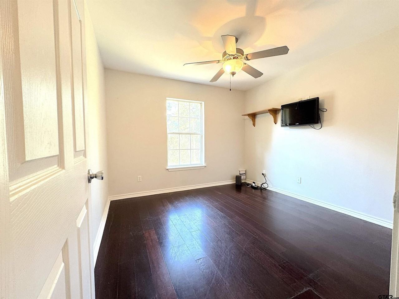 645 County Road 3999 - Photo 3 of 25
