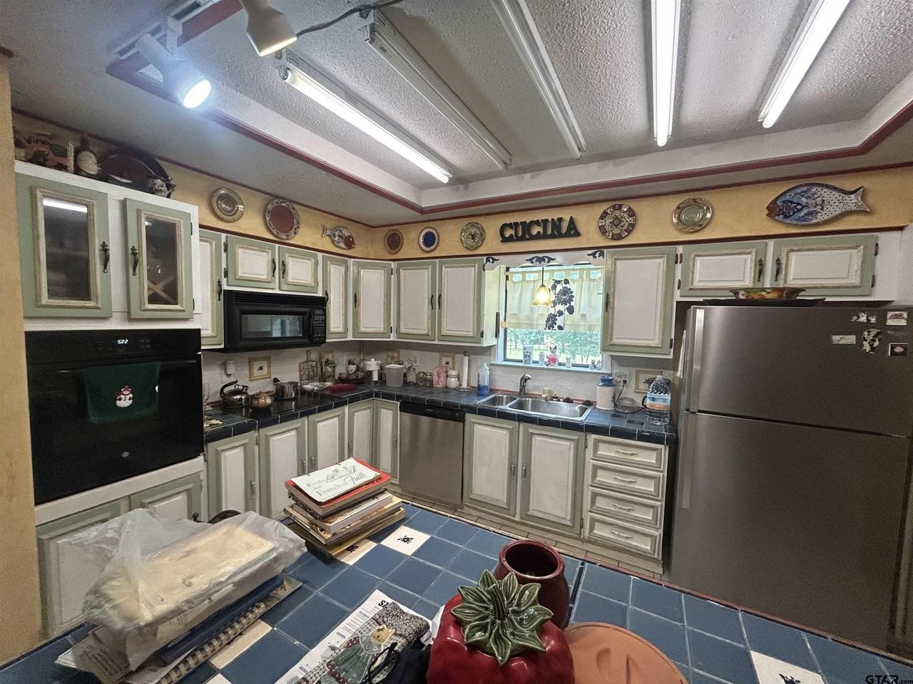 23549 Greenwood Trl - Photo 5 of 18