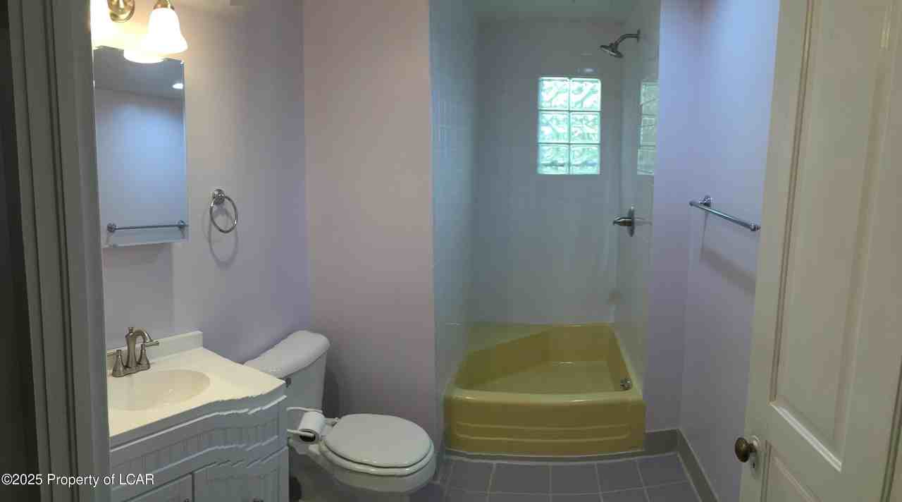 66 Park St - Photo 6 of 26