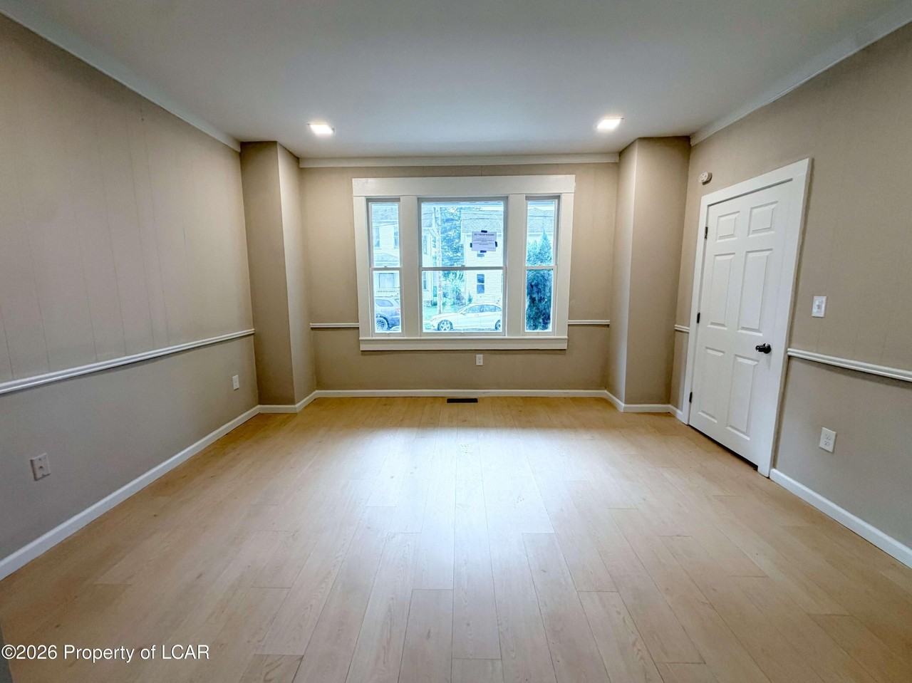 228 Linden St - Photo 2 of 18