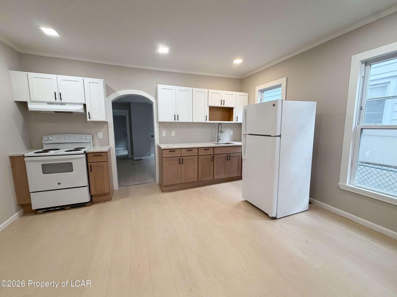 228 Linden St - Photo 5 of 18