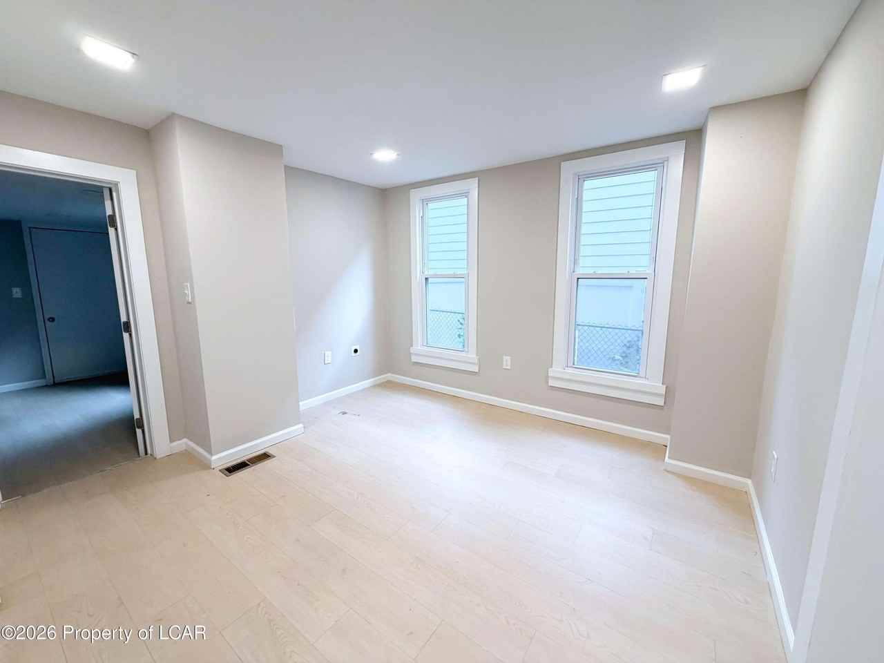 228 Linden St - Photo 6 of 18