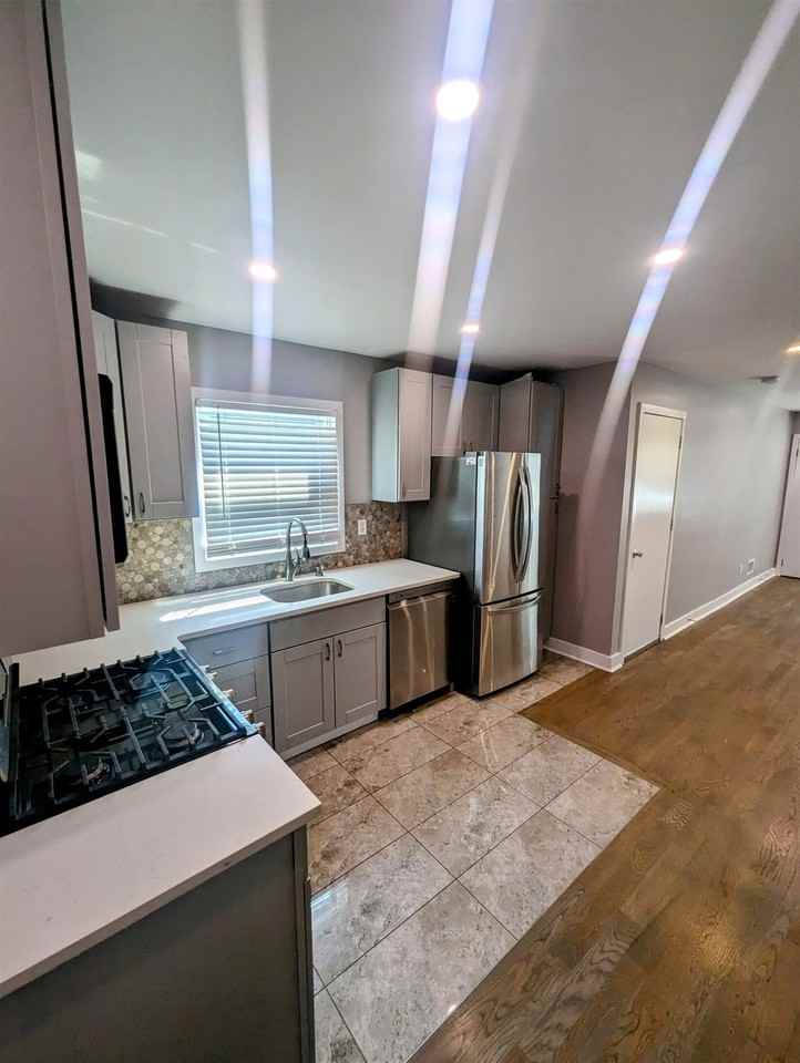 440 New York Ave #1 - Photo 5 of 19