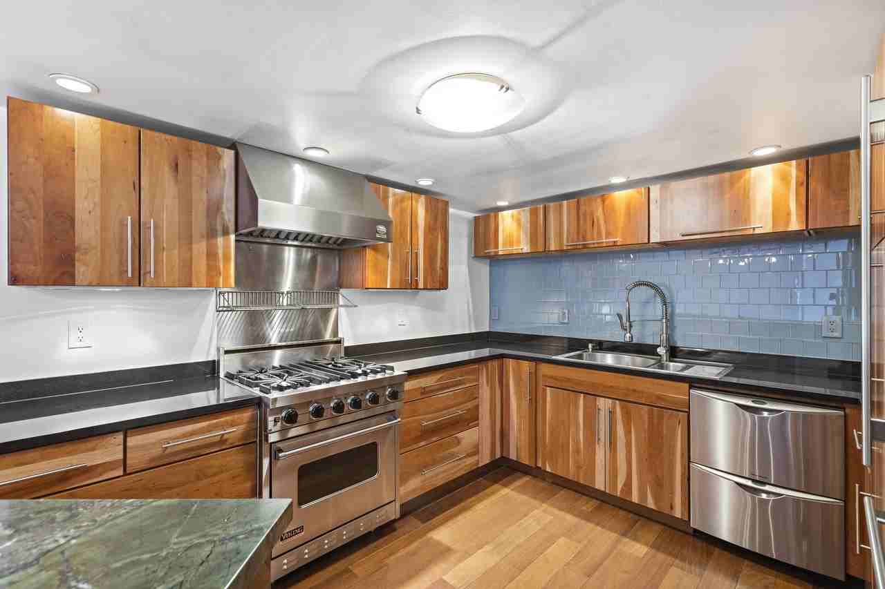 299 Pavonia Ave #2-9 - Photo 6 of 20