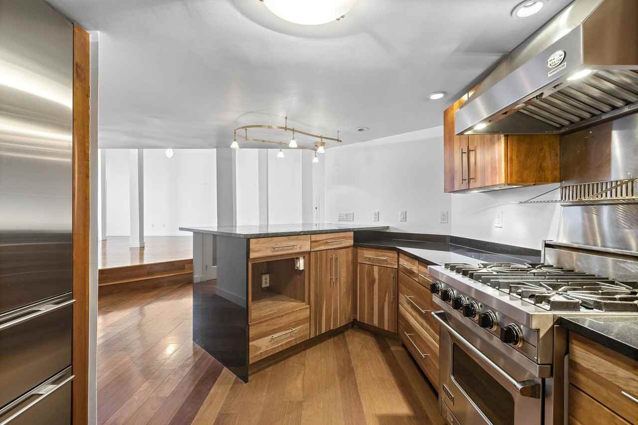 299 Pavonia Ave #2-9 - Photo 7 of 20