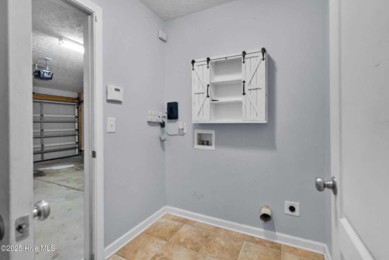2804 Walter Dr - Photo 3 of 24
