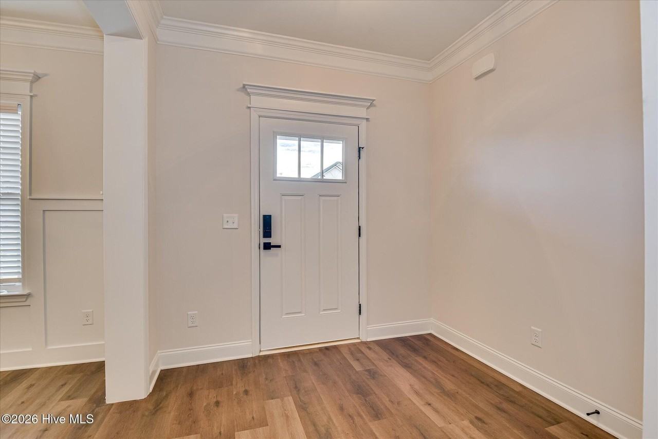3472 Hilltop Trl - Photo 4 of 50