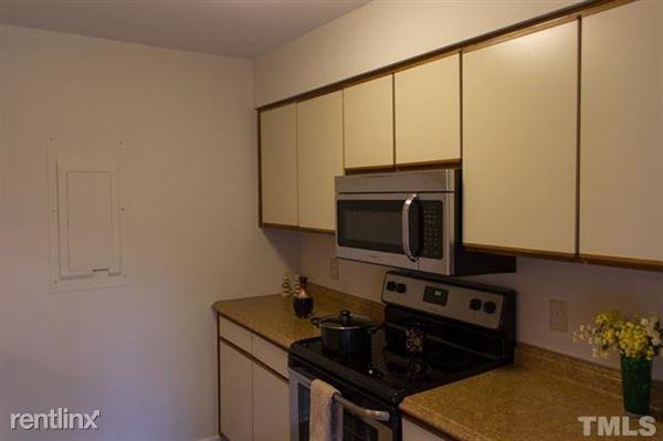 177 Summerwalk Cir - Photo 2 of 10