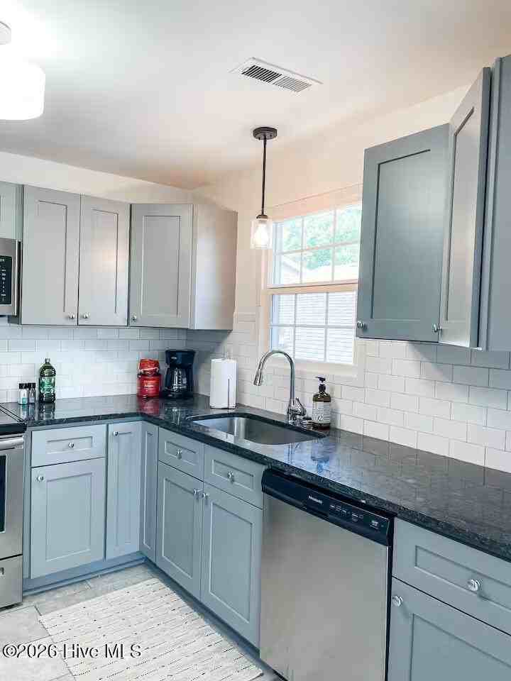 214 S 17th St #B - Photo 6 of 13